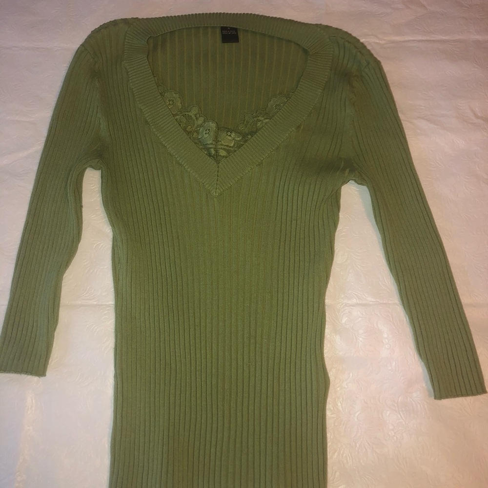 August Silk V-Neck Green Sweater-B05